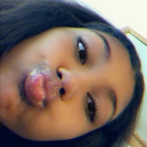 Meet your Posher, Shalaya